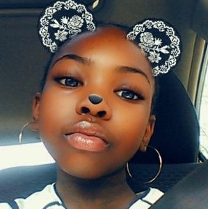 Meet your Posher, Laila